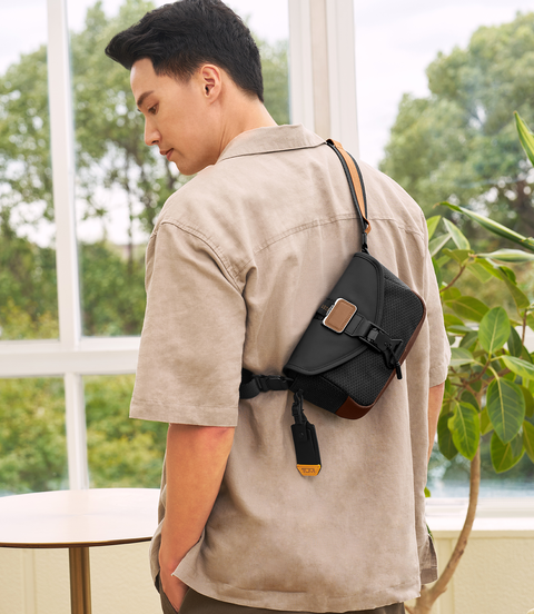 ALPHA BRAVO Compasss 斜背包  lifestyle | TUMI
