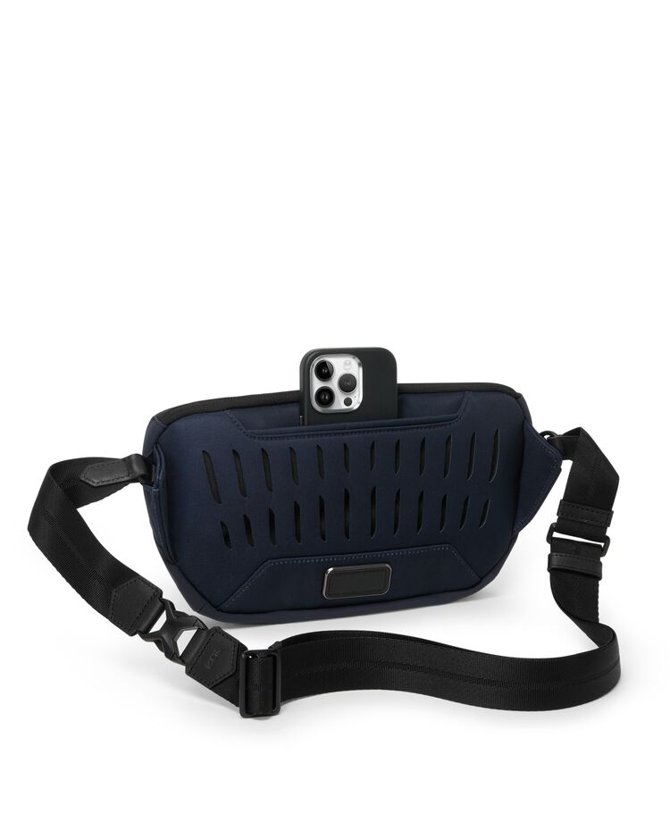TUMI AXIS 中型肩背包  hi-res | TUMI