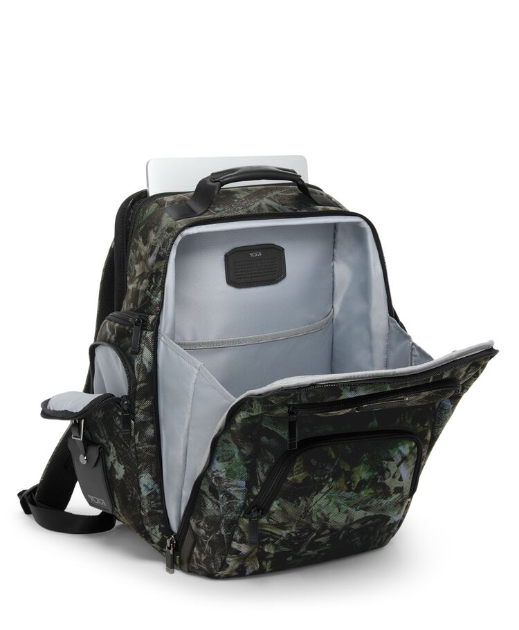 TUMI ALPHA TUMI Brief Pack 後背包  hi-res | TUMI