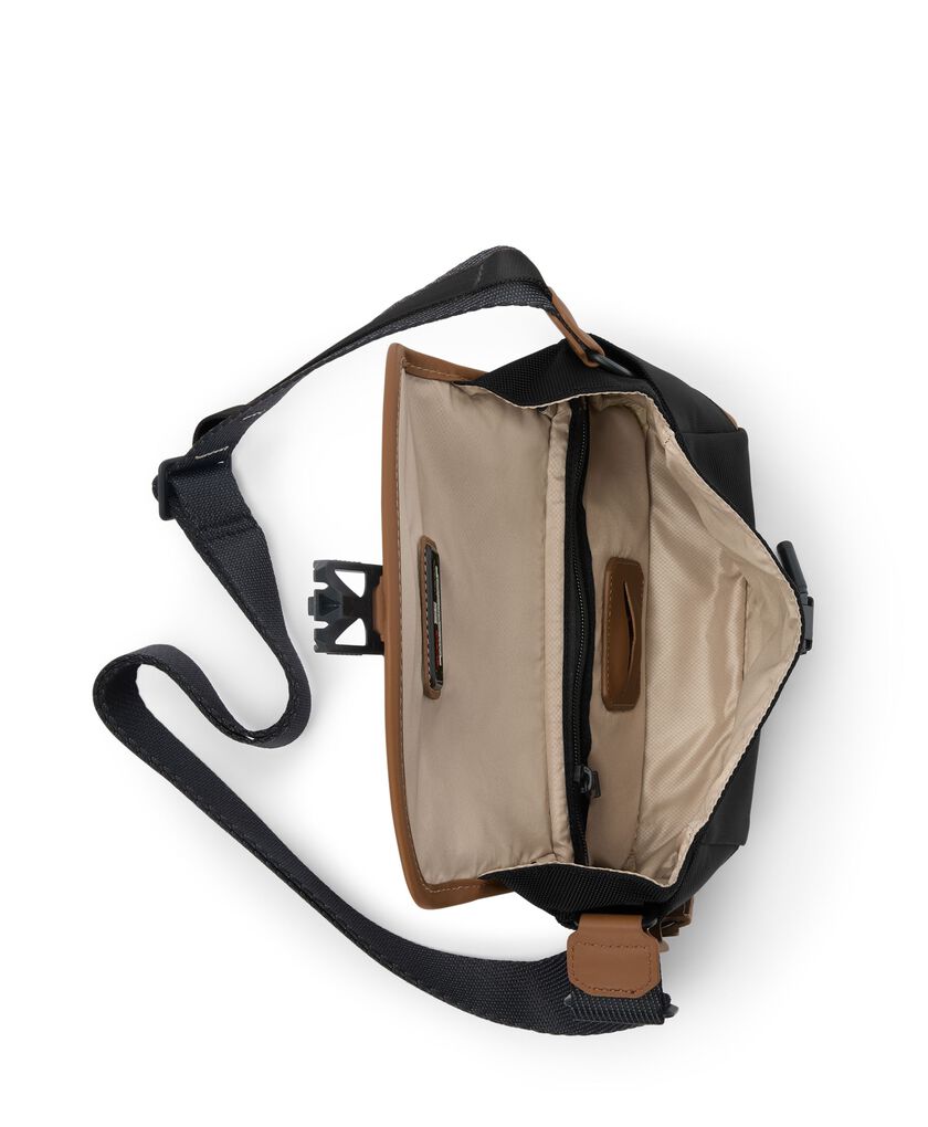 ALPHA BRAVO Compass 掀蓋式斜背包  hi-res | TUMI
