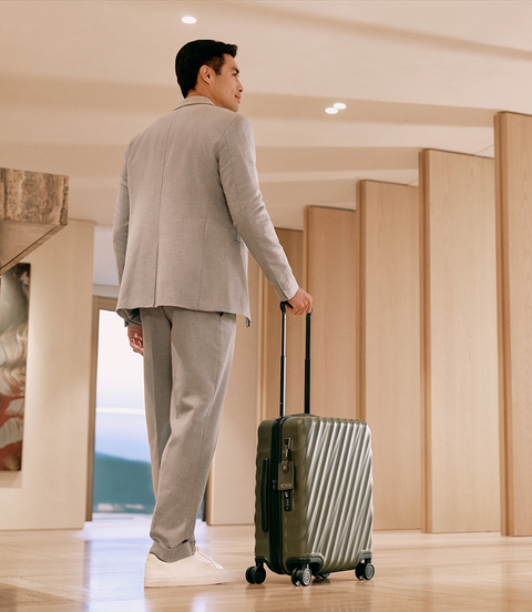 19 DEGREE 國際四輪可擴展登機箱  lifestyle | TUMI