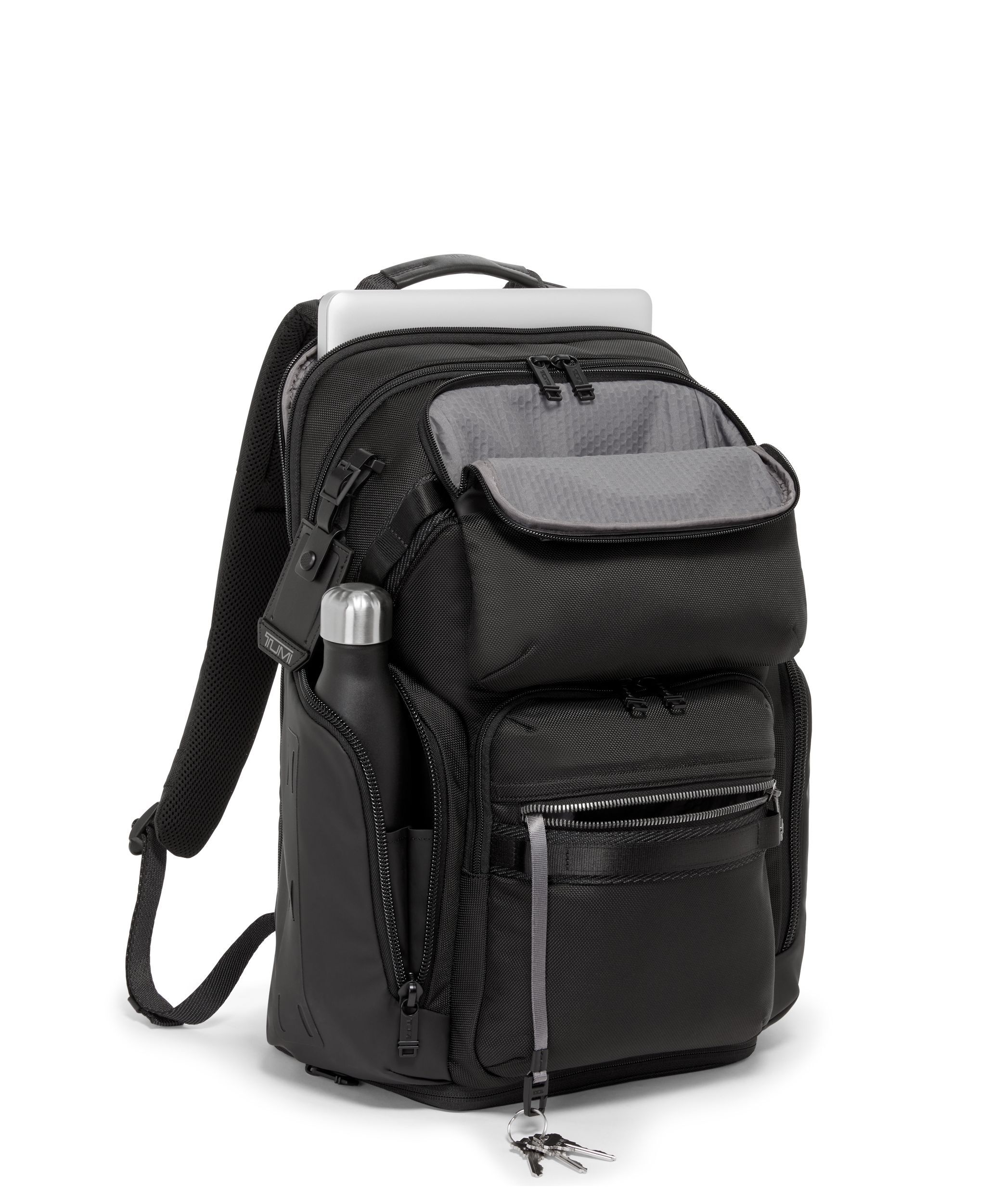 Alpha Bravo Nomadic 背包in 黑色| TUMI Taiwan