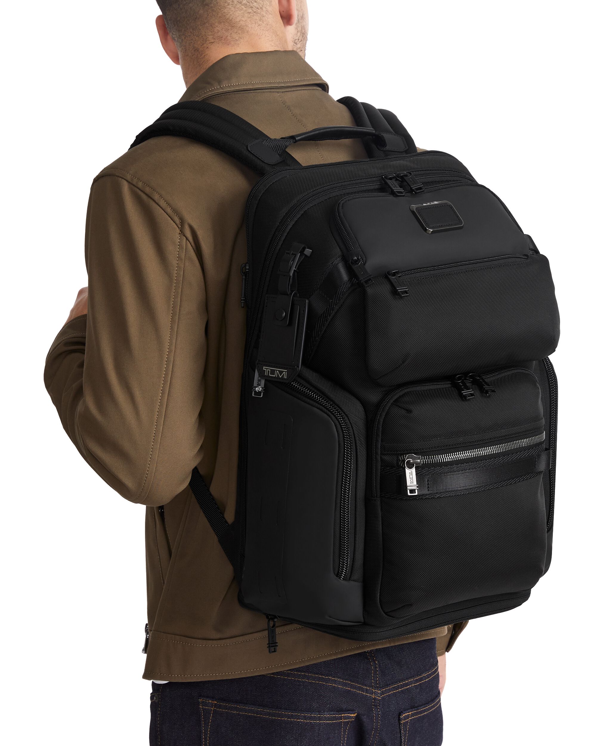Alpha Bravo Nomadic 背包in 黑色| TUMI Taiwan