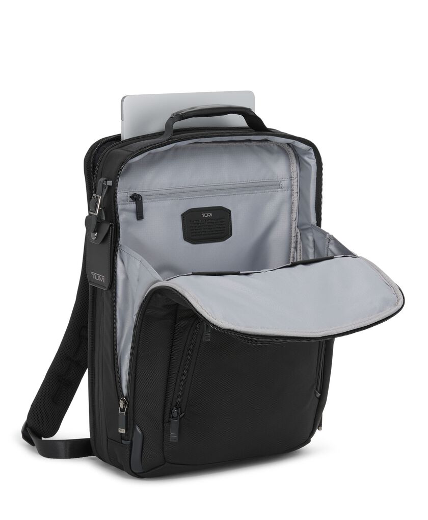 TUMI Alpha 大型 17 吋可擴展後背包  hi-res | TUMI