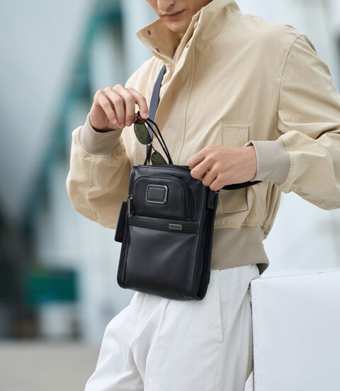 ALPHA 小型斜背包  lifestyle | TUMI