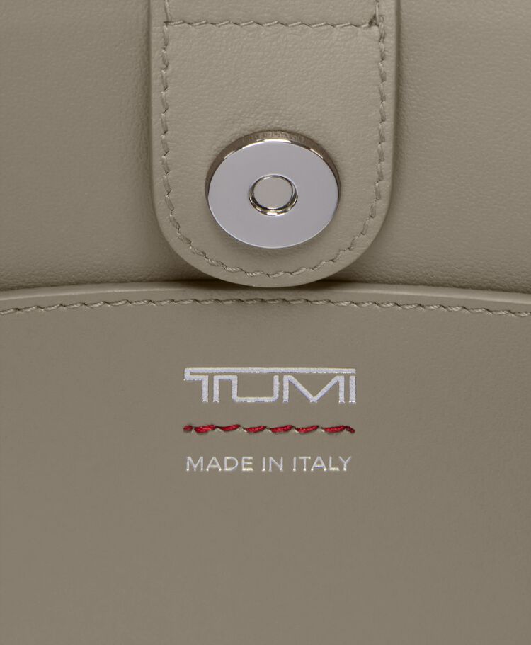 ADATTO Adatto 皮革托特包  hi-res | TUMI