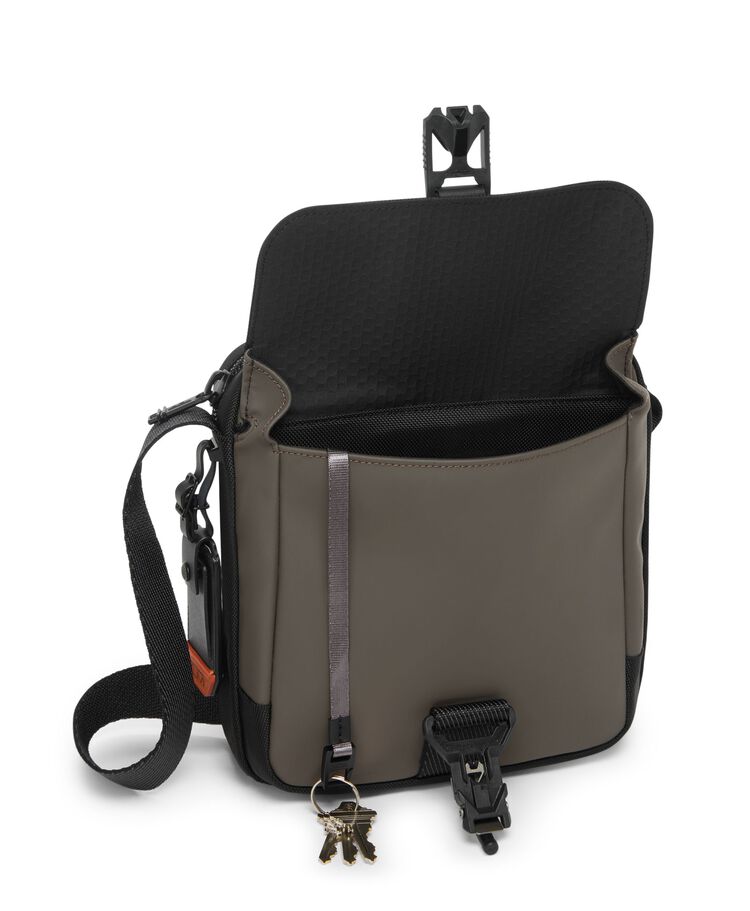 ALPHA BRAVO Junior 斜背包  hi-res | TUMI