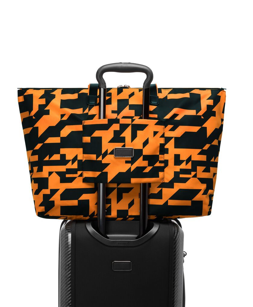 TUMI I MCLAREN Just In Case&reg; 托特包  hi-res | TUMI